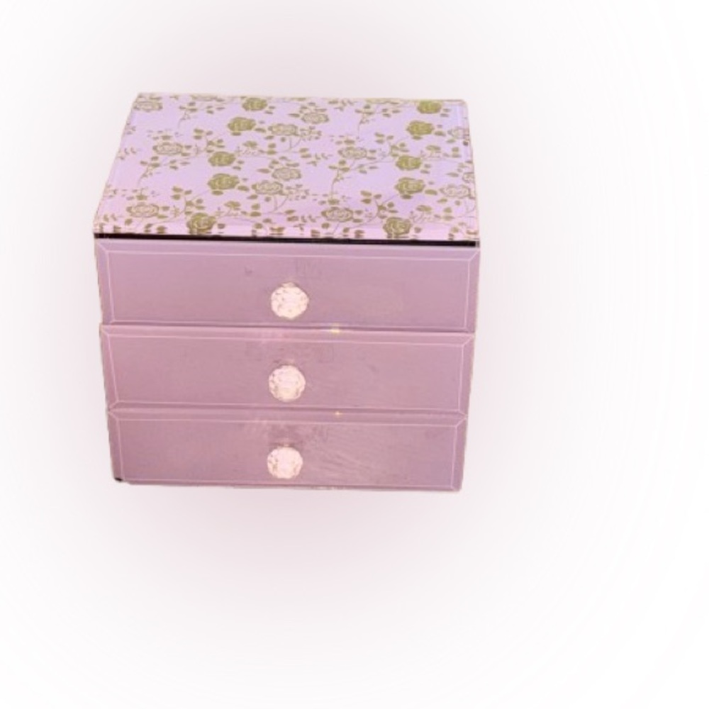 Small Paris Collection Jewerly box chip on the size toward the back